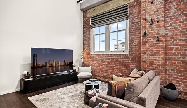 Stylish Riverside 2-Bedroom Apartment in Teneriffe