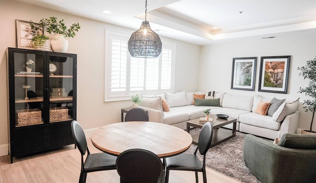 Stylish Riverwoods Retreat