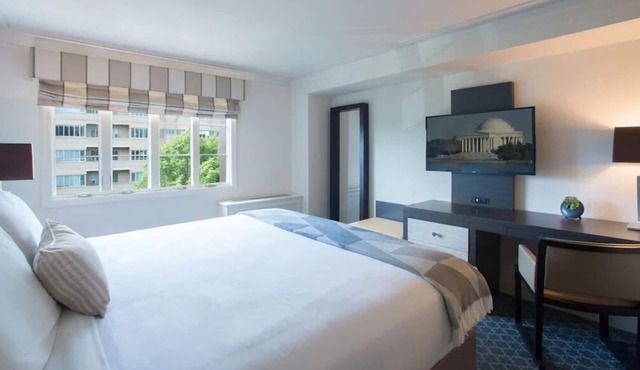 Stylish Room, Minutes to George Washington University, Pets Are Allowed!