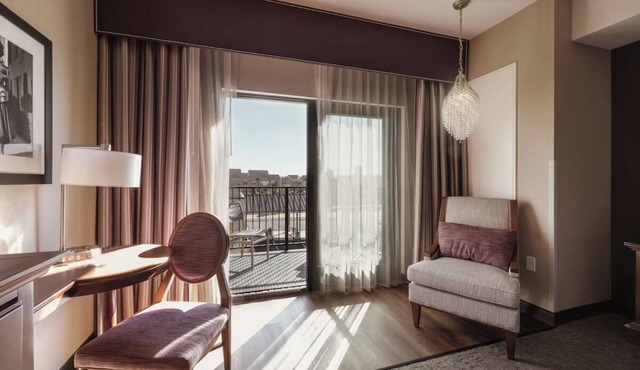 Stylish Rooms with Yoga & Walk to Art, Parks, & Local Dining