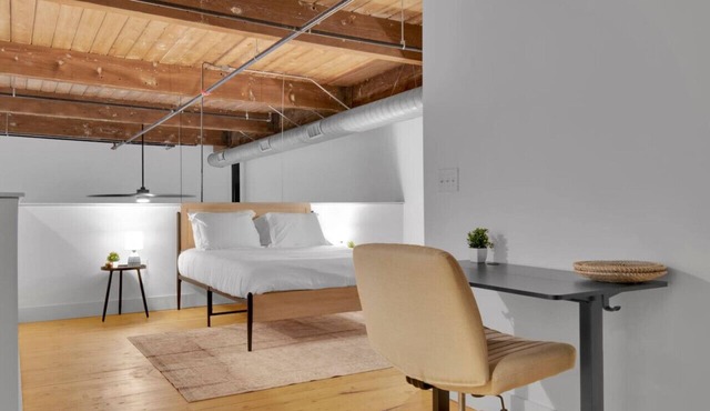 Stylish, Roomy 2BD Loft | Pool | 5 mins to DT GVL