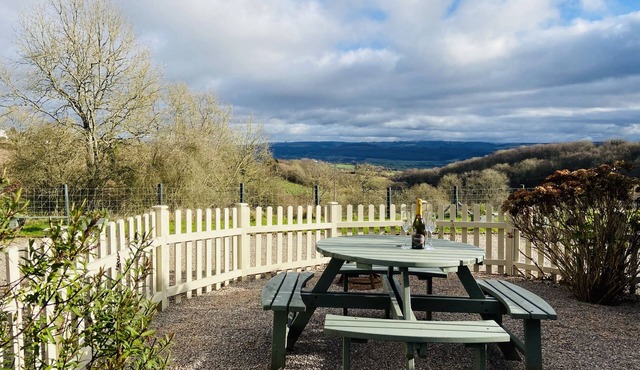 Stylish & Rural Country Cottage