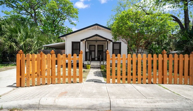 Stylish San Antonio Home by downtown, airport, Pearl District, Alamodome