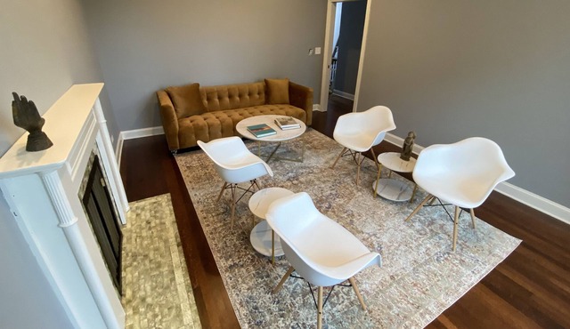 Stylish Sanctuary in the Heart of Lincoln Park