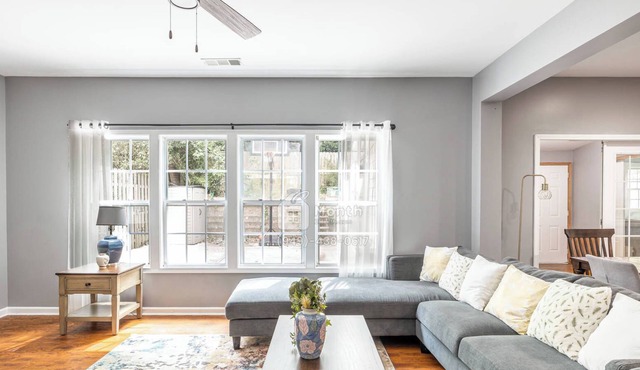 Stylish Sanctuary on Place Ct #41775