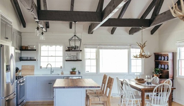 Stylish Scandinavian Cabin Family-Friendly Retreat