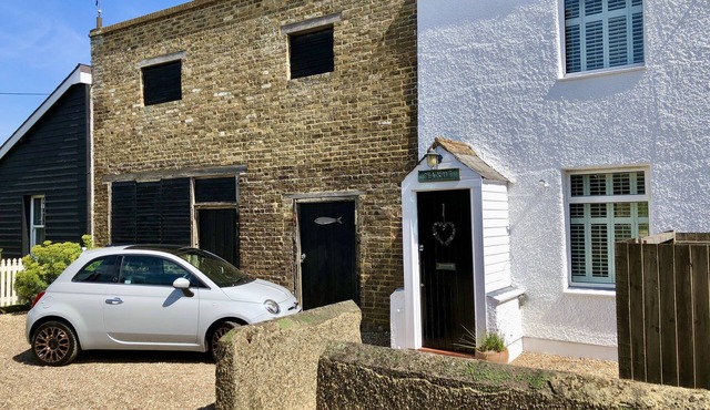 Stylish Seaside Cottage With Nature Reserve, River And Sea Views