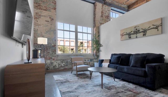 Stylish & Serene | Pool | Gym | Mins from DT GVL!