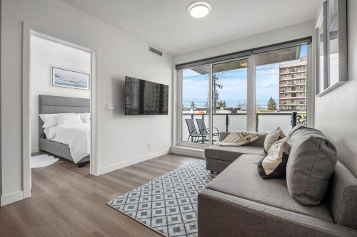 Stylish Serenity 1BR Kensington Condo wParking