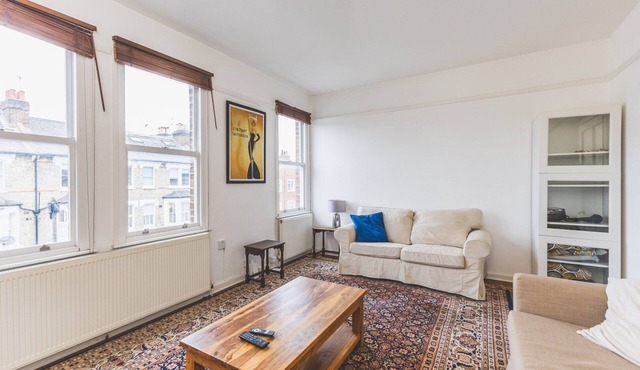 Stylish Shepherds Bush City Retreat