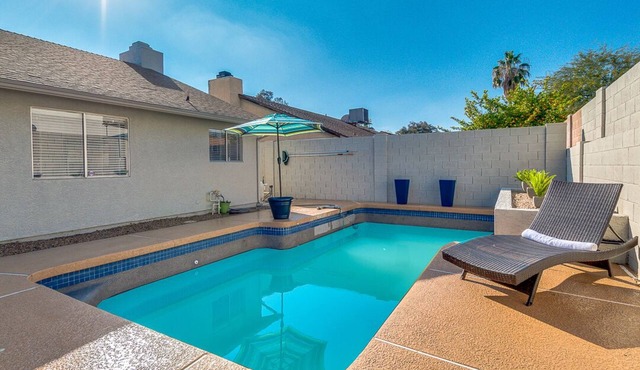 Stylish Single Family Home, Short Walk to Kierland, Private Pool, 5Bed