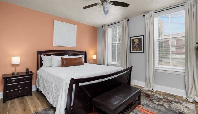 Stylish South City King 1BR Apt