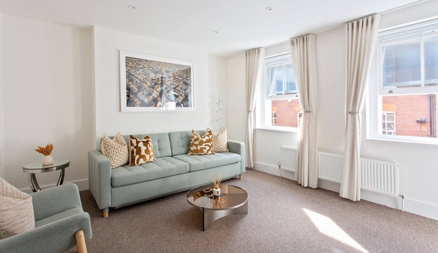Stylish Space in Covent Garden - 2 Bed/2 Bath