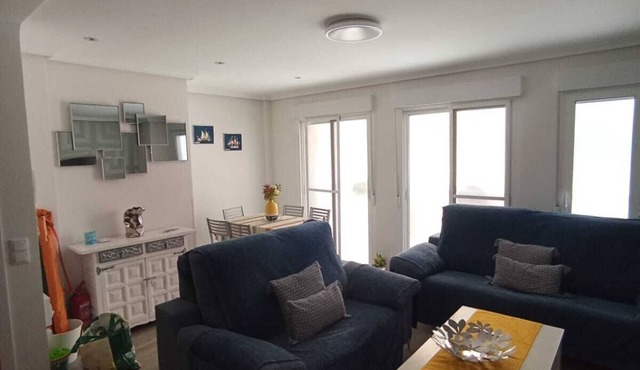 Stylish & Spacious Flat Near Beach & Vibrant Historic Market