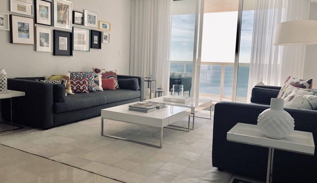 STYLISH & SPACIOUS 3BDR WITH BREATHTAKING VIEW IN 5 STAR HIGH RISE COMPLEX