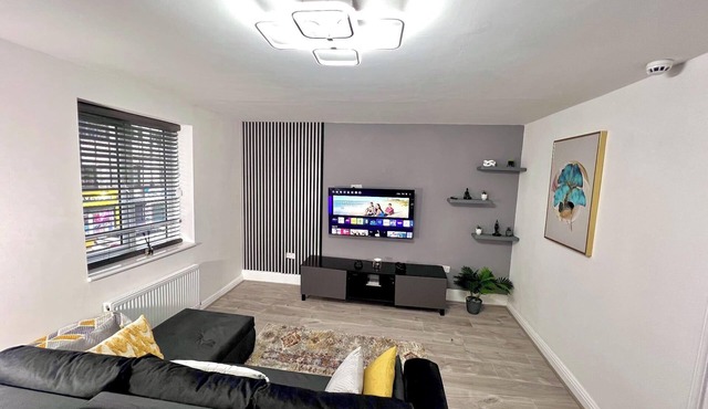 Stylish Spacious 1Bd Apt-KingBed-10min Heaton Park