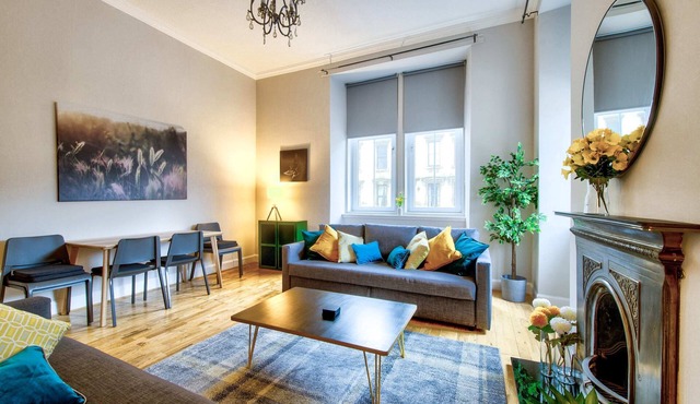 Stylish & Spacious 3 Bedroom Apt in Finnieston, West End