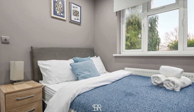 Stylish&Spacious 5BR - Sleeps 9 - Garden & Parking