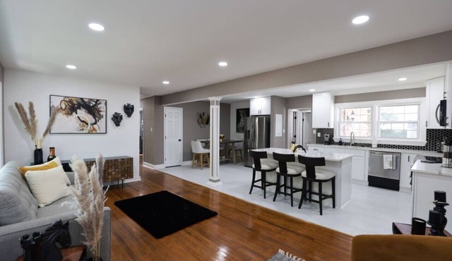 Stylish & Spacious: An Oasis for Your Getaway!