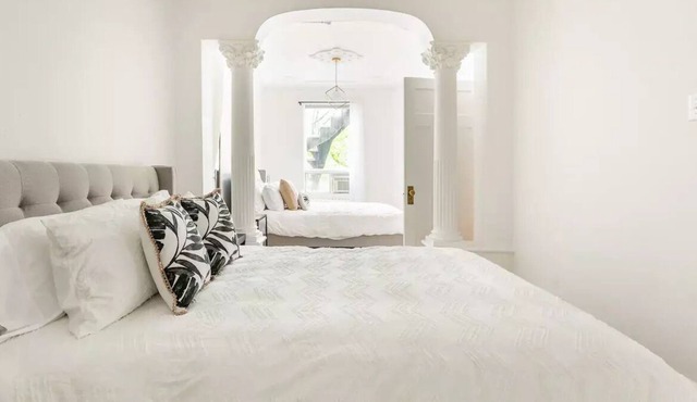 Stylish, Spacious and Cozy with Private Parking