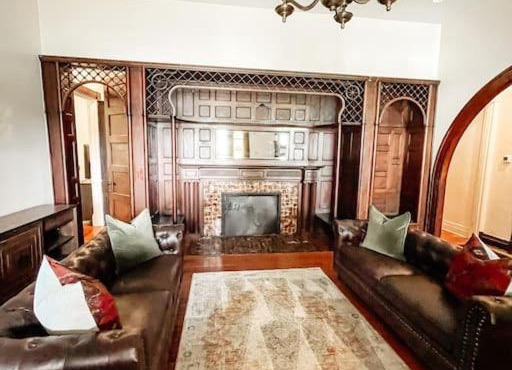 Stylish Spacious Apartment with King and Queen Beds