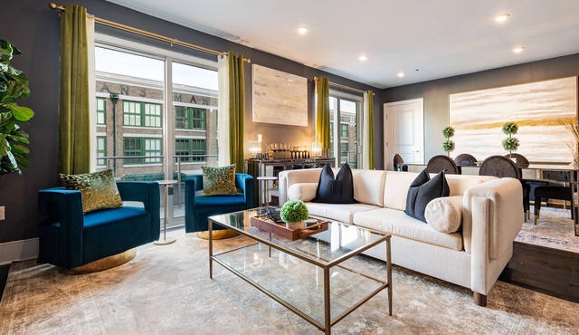 ⚜️Stylish,Spacious & Comfortable Downtown Penthouse! Enjoy The View from Your Personal Terrace!