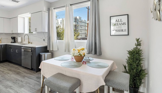 Stylish & Spacious Koreatown Home - Near USC