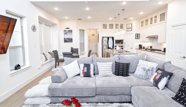Stylish, Spacious, Modern Townhouse!