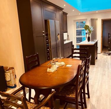 Stylish & Spacious Victorian Home near Severn Valley Railway & Safari Park