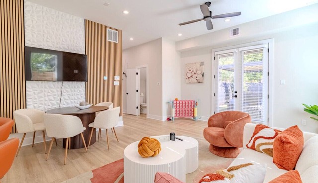 Stylish Spring Branch Home near Memorial Mall