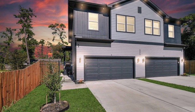Stylish Stay, Fast Wifi, Sleeps 9, Workspace, Garage, Close to everything