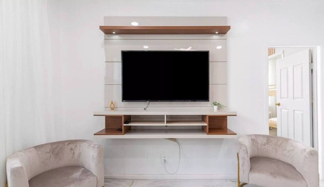 Stylish Stay in City’s Best Spot - The Perfect Stay