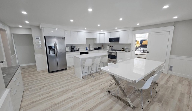 Stylish Stay in the Heart of Kingston – Steps from the Waterfront