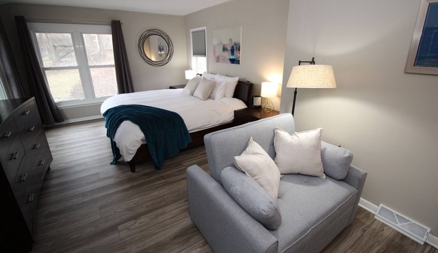 Stylish Stay Near Dwntwn + Airport