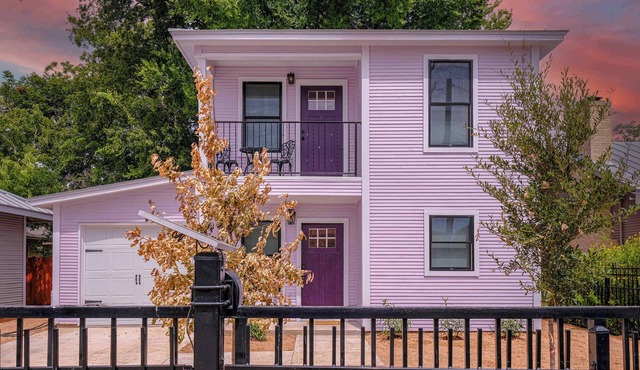 Stylish Stay with Unforgettable Downtown Views!