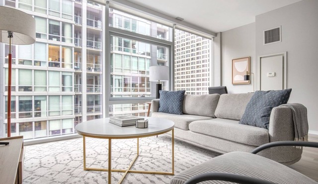 Stylish Streeterville 2BR w/Lounge & Pool, nr Riverwalk, by Blueground
