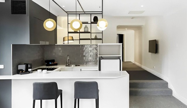 Stylish Studio Apartment In Sydney CBD + Gym