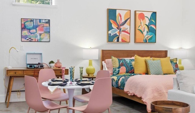 Stylish Studio at the Raven Pool Free Parking