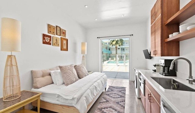 Stylish studio in DTPH - Pool and WiFi