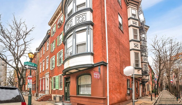 Stylish Studio in Center City