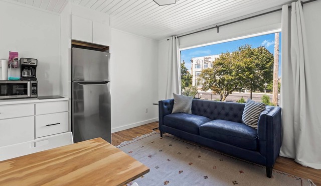 Stylish Studio in Walkers Point