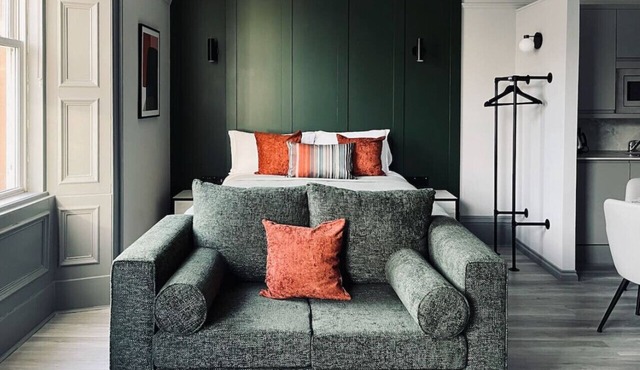 Stylish studio-king & twin, en-suite, kitchenette (room 4)