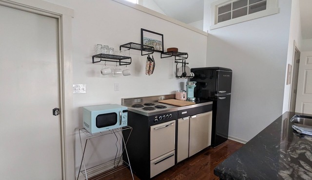 Stylish Studio Loft Apartment with cool mid-century vibes