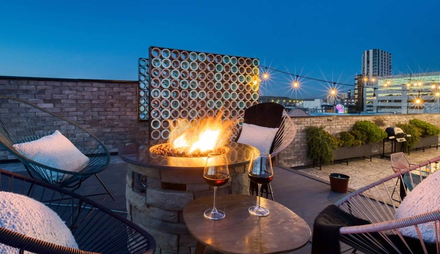 Stylish Studio: Lounge w/Games, Rooftop & Gym+Fire Pit