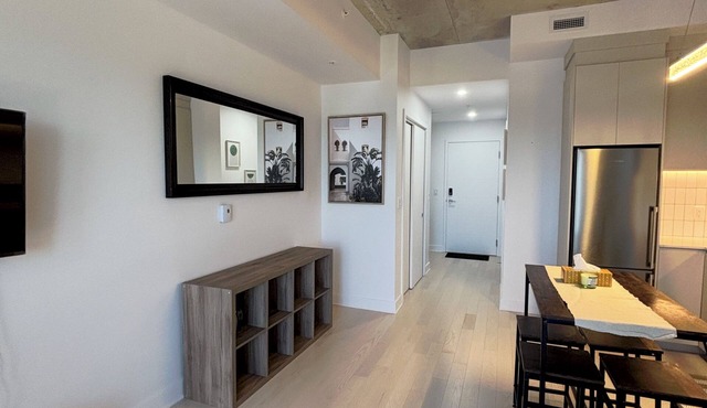 Stylish Studio on the 24th floor in Griffintown