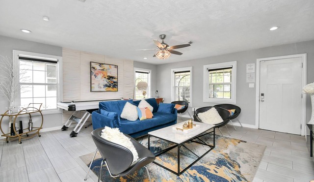Stylish Studio Retreat in Houston – Steps from NRG & Medical Center