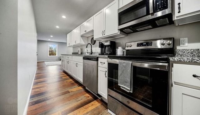 Stylish Studio Retreat | WiFi | Near Gorham Center