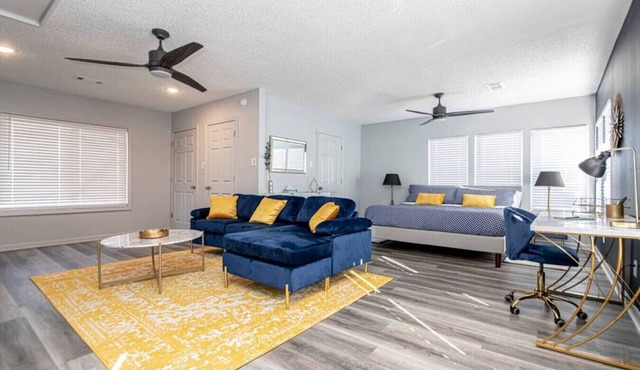 Stylish Studio, steps to Oaklawn