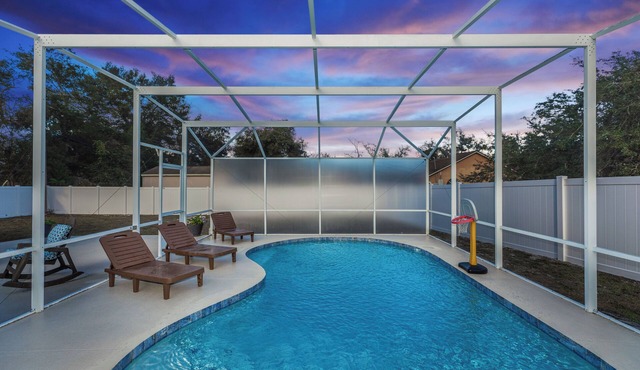 Stylish Stunning & Cozy Heated Pool Home