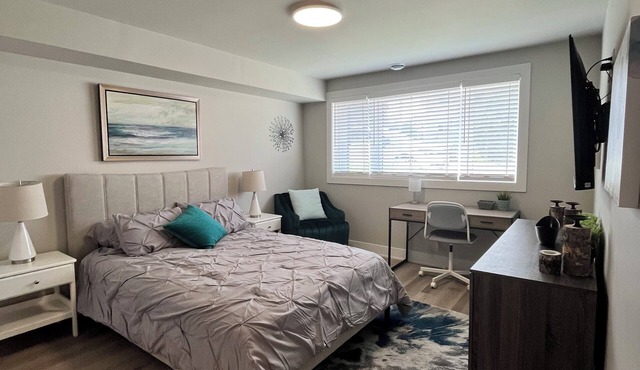 Stylish Summer Stay – 3BR Near uOttawa & Downtown (All-Inclusive)